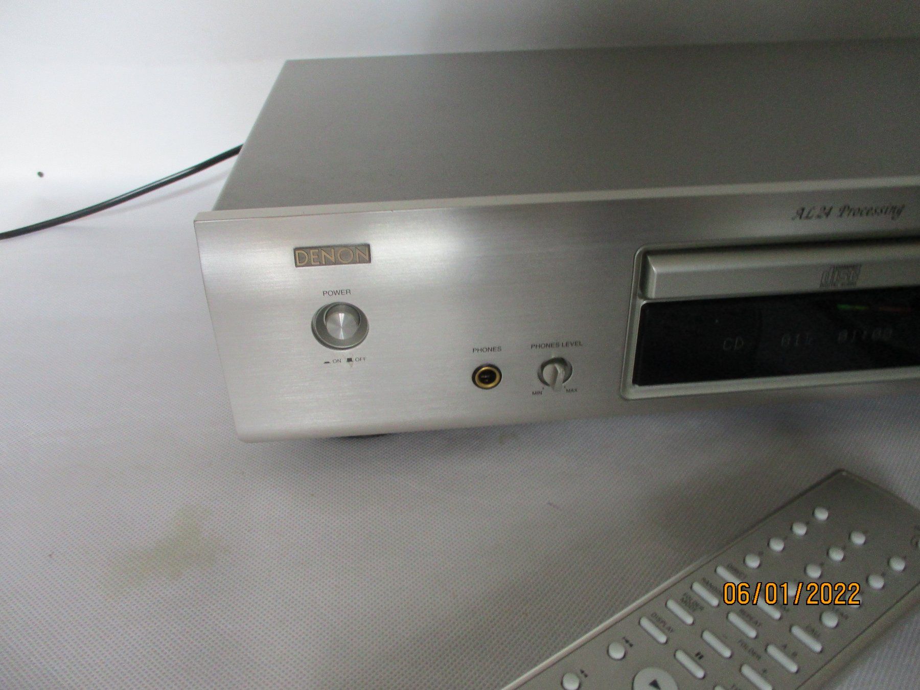Denon Lettore multimediale & Streamer: Denon DCD-700AE CD-Player mit MP3 in Silber – Usato da Liestal venduto da Disc-Point 3