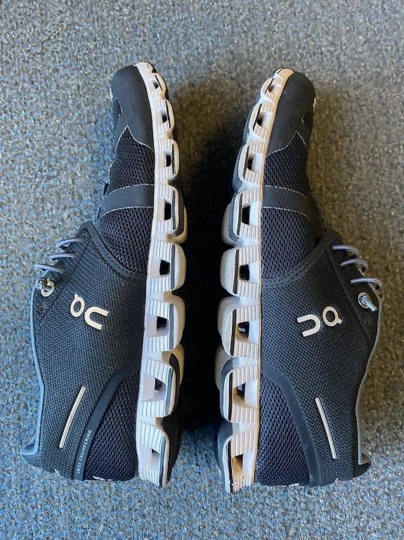 Scarpe da donna: On Cloud Damen-Laufschuh 38,5 – Usato da St. Gallen venduto da Konstanza 2