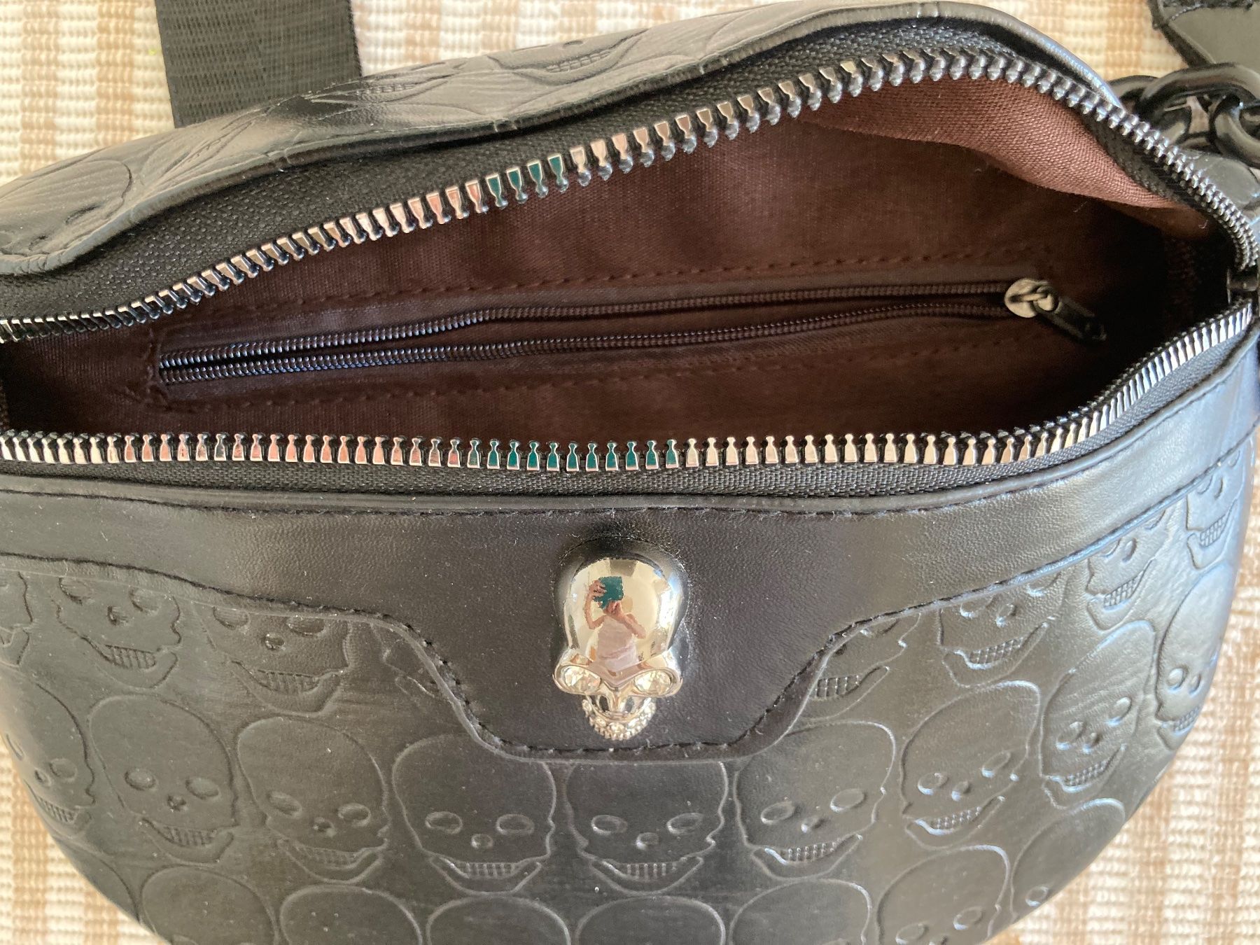 Taschen: umhängetasche "Totenkopf" – Gebraucht aus Samedan von chickenrun01 2