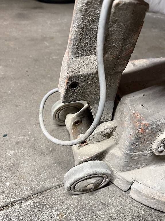 Alle Werkzeuge: Machine chapes parquet ect glattmaschine – Gebraucht aus Biel/Bienne von lemons90 2