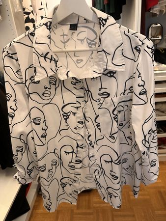 Shein Bluse mit Gesichter-Print, Grösse L, wie neu!