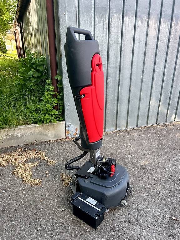 Hako Tutte le macchine: Hako scrubmaster ( taski wetrok cleanfix numatic) – Usato da Birr venduto da Numer-01