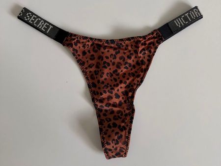 Victoria's Secret Thong Leopard Print Size M New