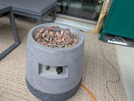 Gas-Feuerstelle für den Balkon mit Propangastankbox