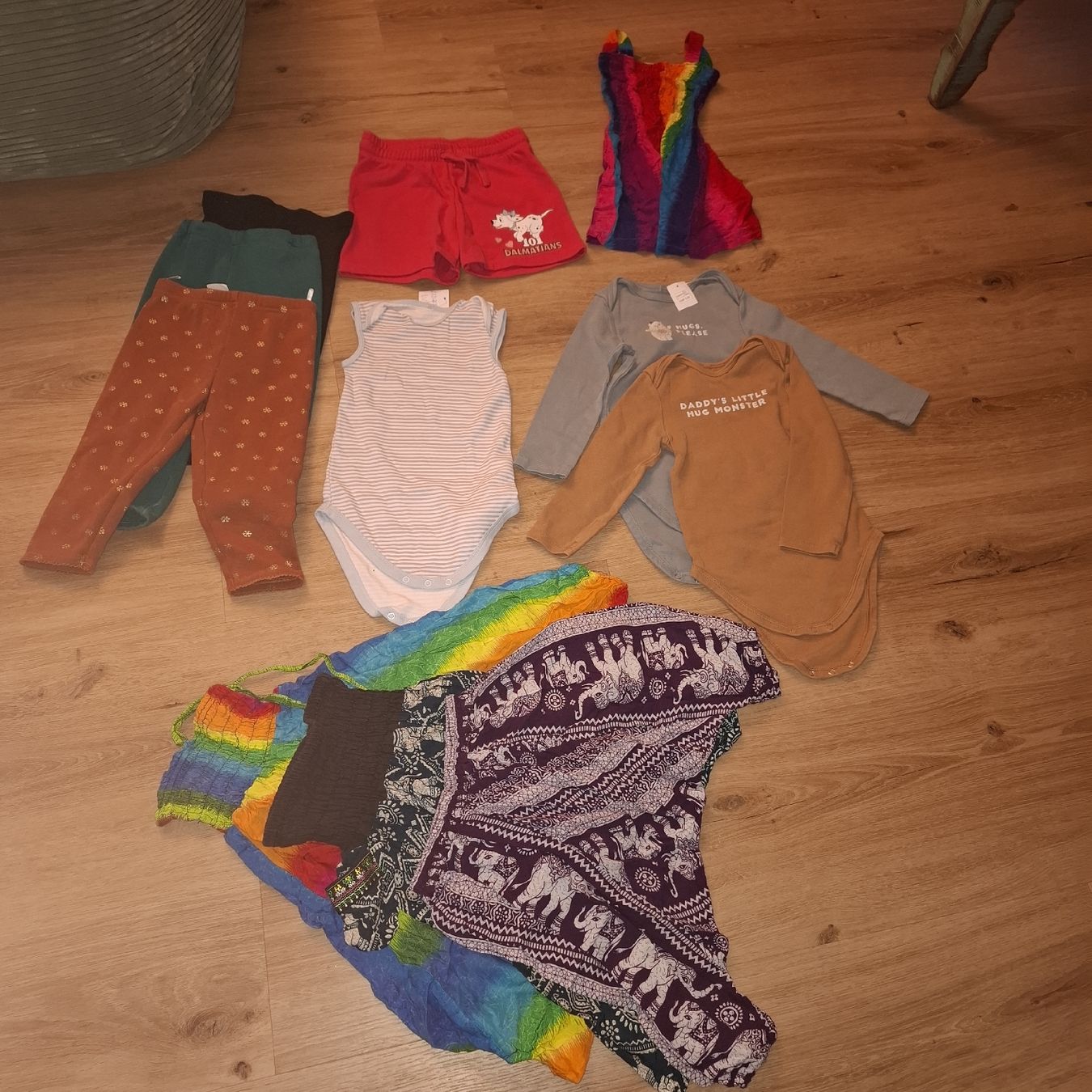 Kleiderpakete & -sets: Kinderkleider Set Grösse 92 – Gebraucht aus Bülach von JAYA379