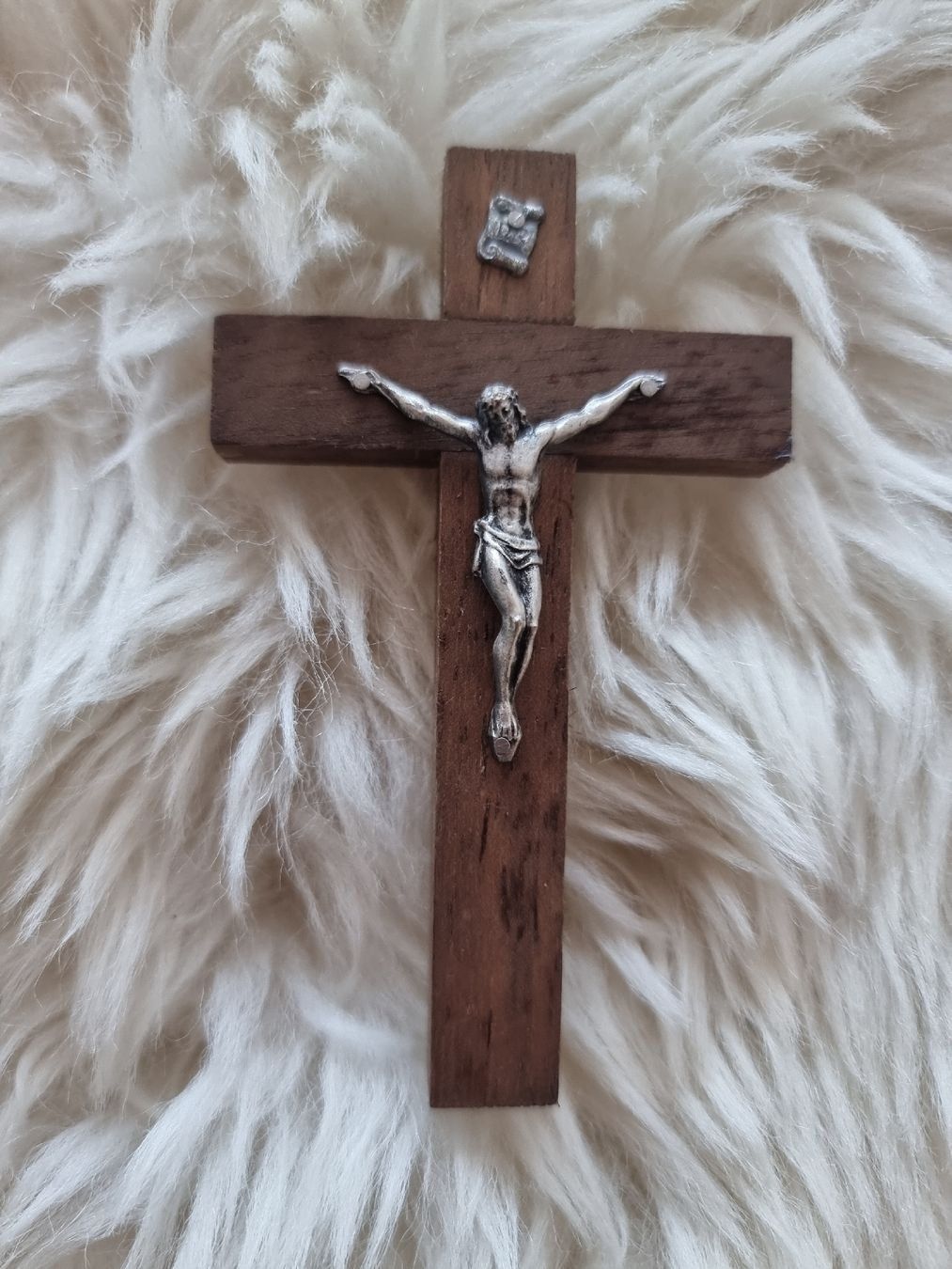 Statuette: Jesus Christus Holzkreuz – Usato da Triengen venduto da Spooni1