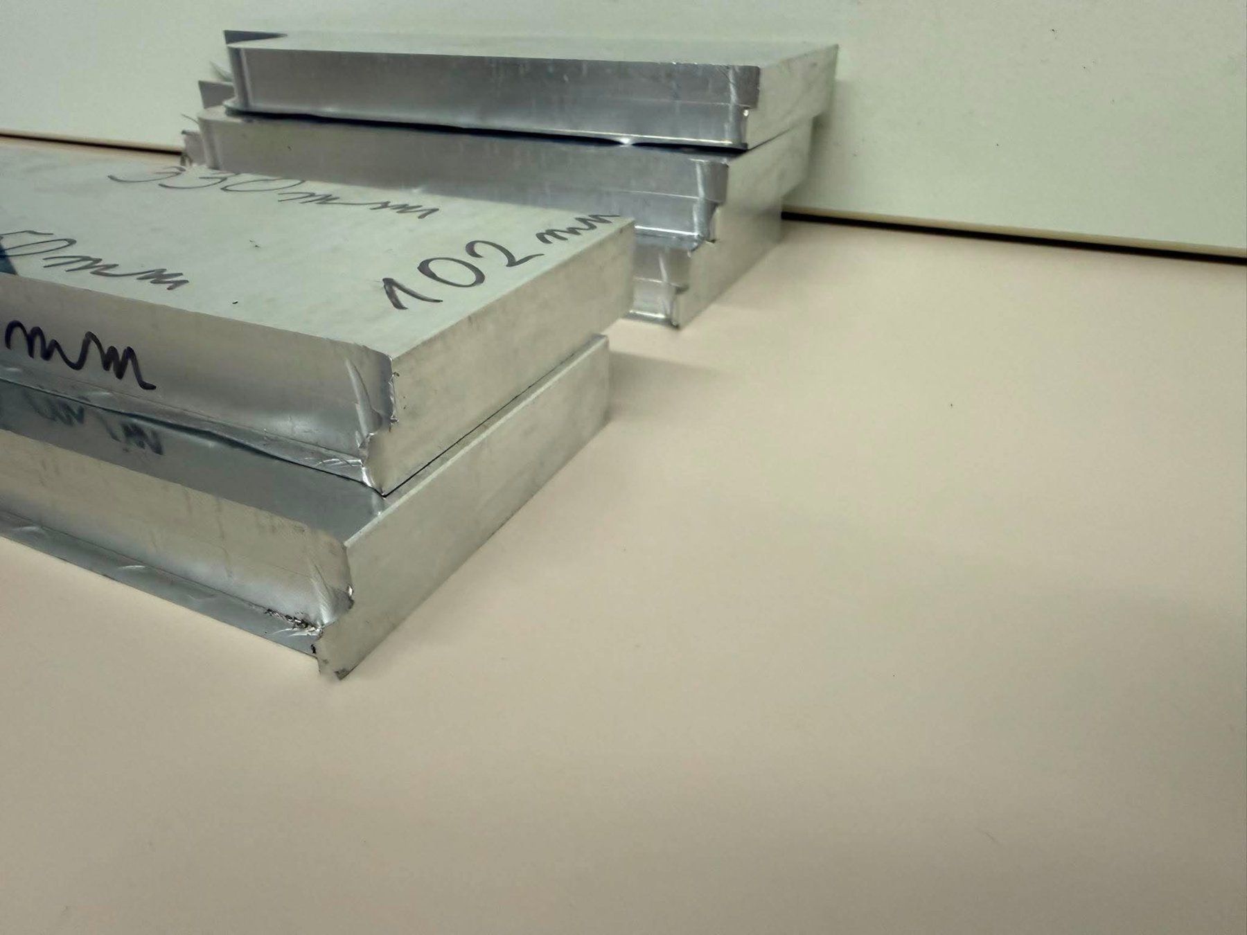 Tutti gli attrezzi: Aluminium Rohmaterial Reststücke 9.3 kg – Usato da Winterthur venduto da Joe1001 2