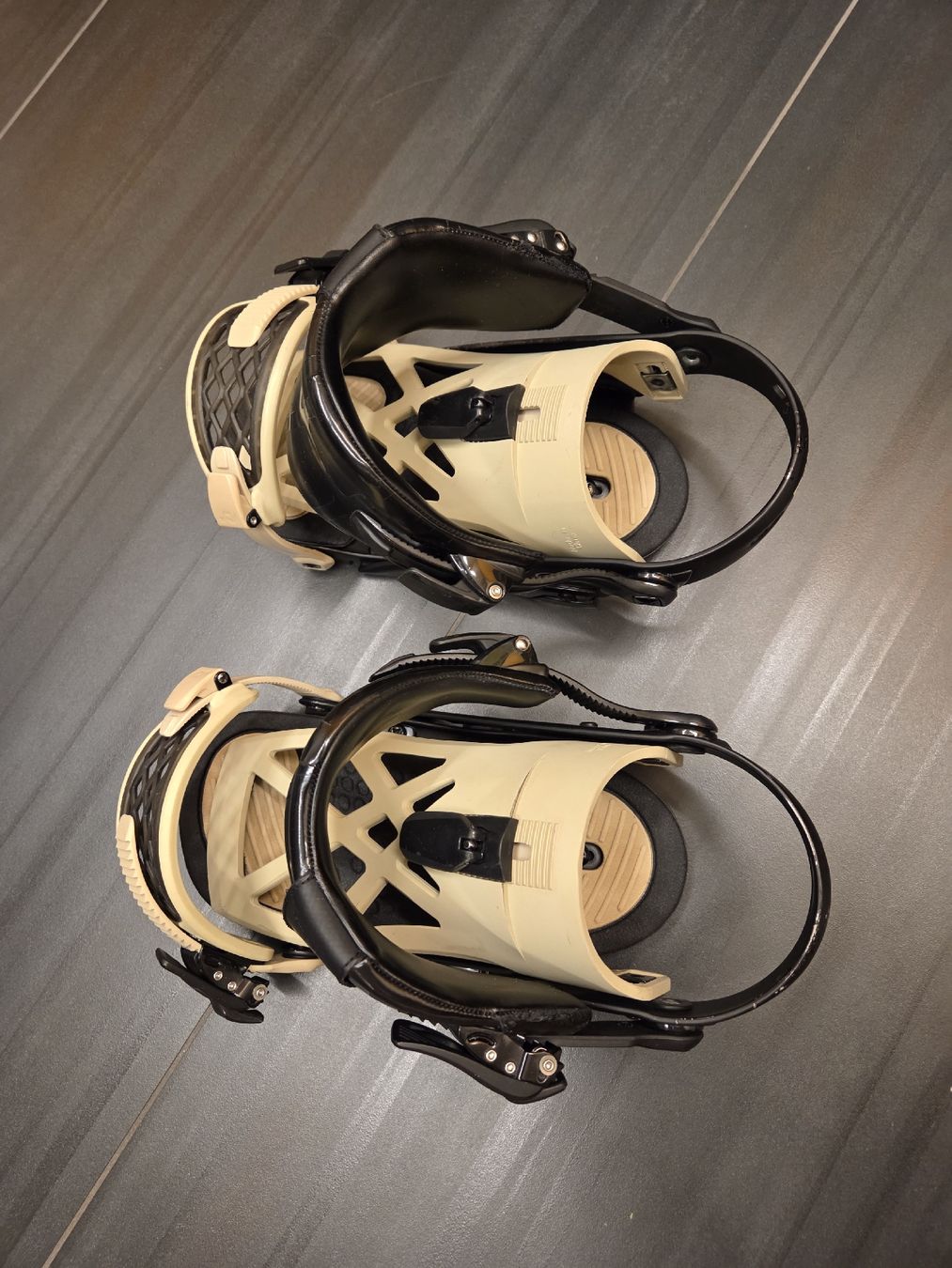 Ride Boards: Snowboardbindung Ride Grösse L – Gebraucht aus Wünnewil von NI_HI_