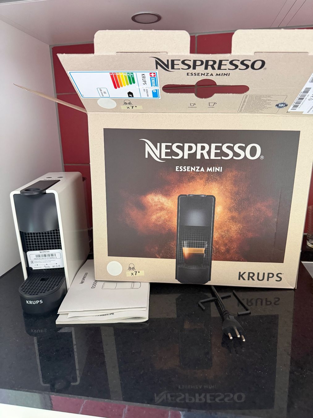 Macchine per caffè & Macchine per espresso: Machine à café nespresso – Nuovo (secondo la descrizione) da Lausanne venduto da Franiialessio