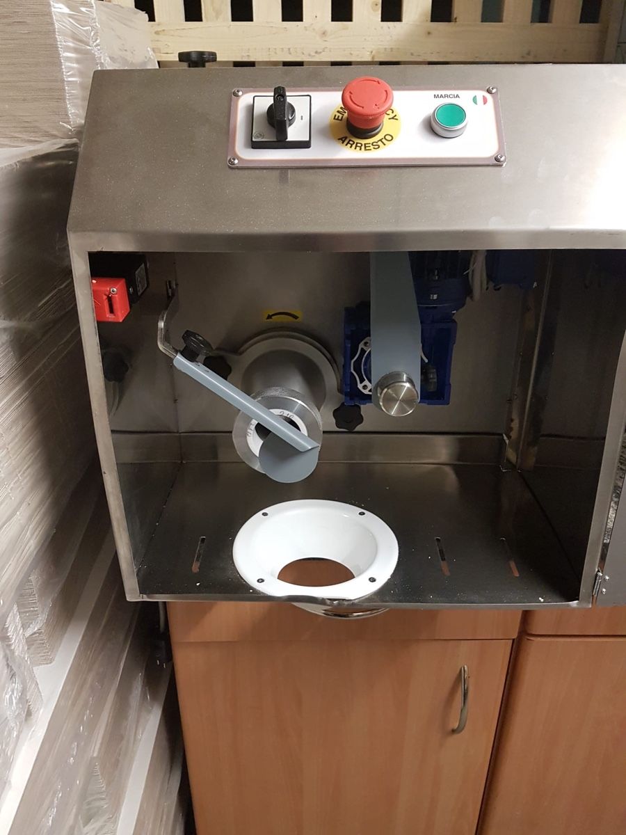Ggm Gastro Elettrodomestici da cucina: Teigmaschine für Profis – Nuovo (secondo la descrizione) da Lengnau BE venduto da b.bulduk
