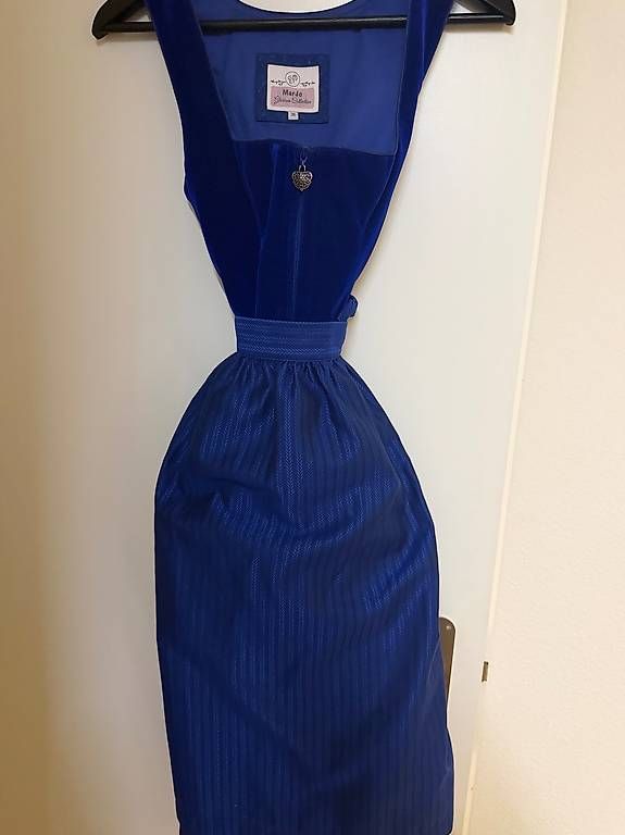 Kleider: designer Dirndl royalblau mit passender Spitzenbluse  – Gebraucht aus Erlenbach ZH von meliha 1