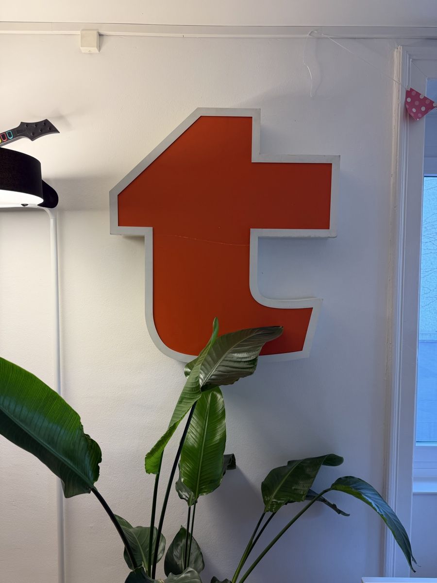 Tutte le decorazioni: Grosser Neon Buchstabe – Usato da Affoltern am Albis venduto da nickerchen 2