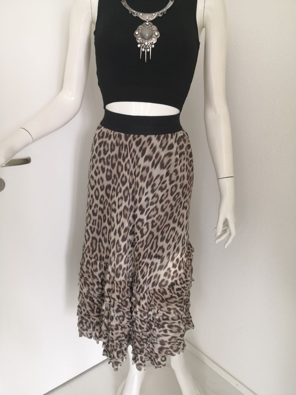 Twinset Röcke: TWINSET ROCK MIT RUSCHEN & ELAST & GEFUTTERT, ANIMALPRINT – Neu (gemäss Beschreibung) aus Olten von Naja-Twins-Twins 7