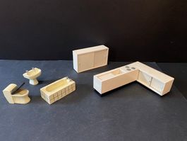 Vintage Puppenhausmöbel für Küche und Badezimmer, 5 Tlg.