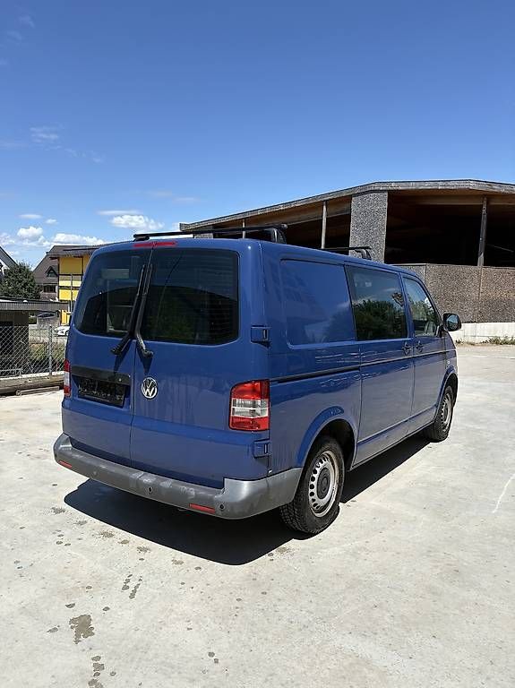 Véhicules utilitaires: VW T5 – D'occasion à Otelfingen par Industriegeni 1