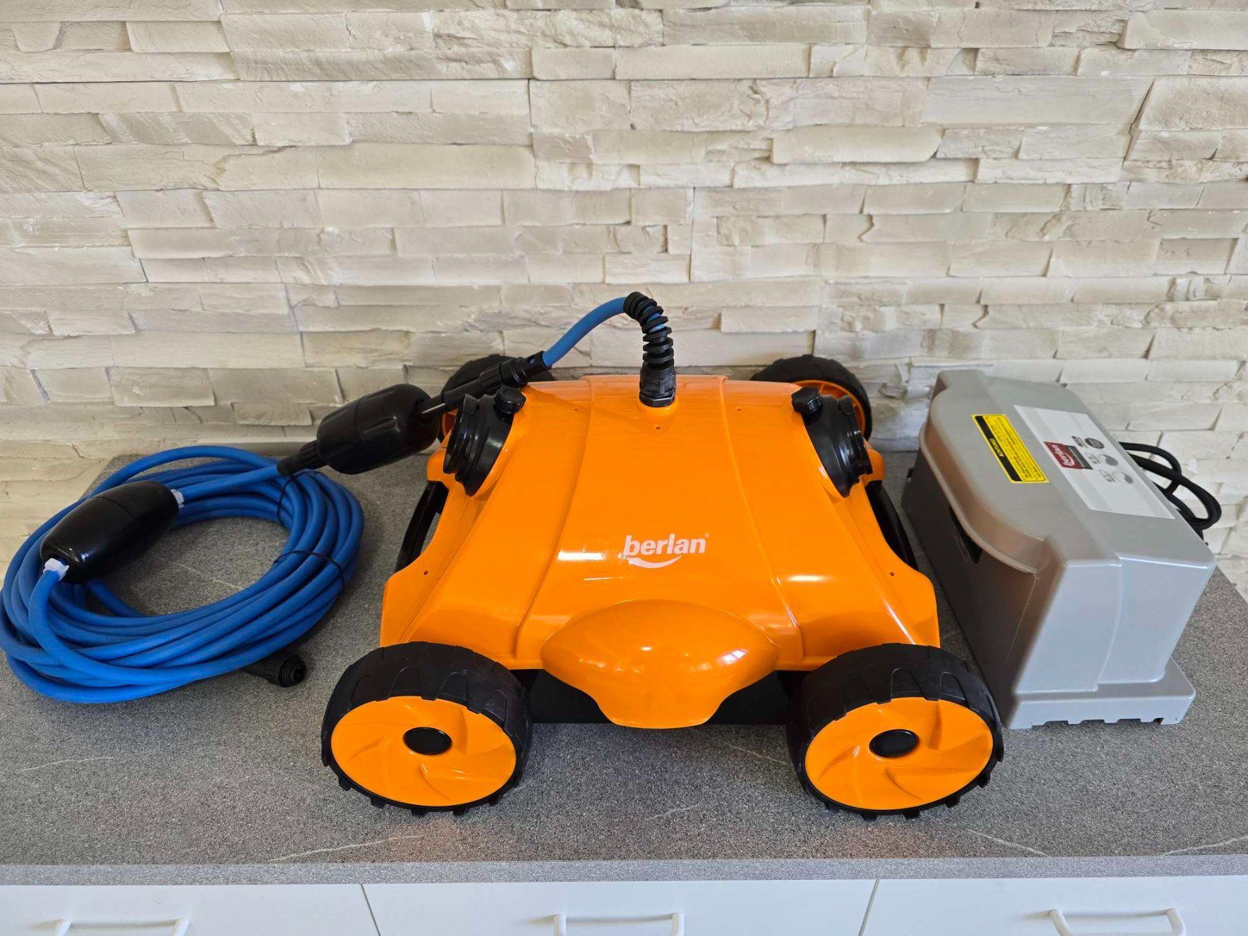 Accessori per Piscine: Automatischer Poolroboter 2Programme Poolsauger Poolreiniger – Nuovo (secondo la descrizione) da Baar venduto da Werkzeugzentrum