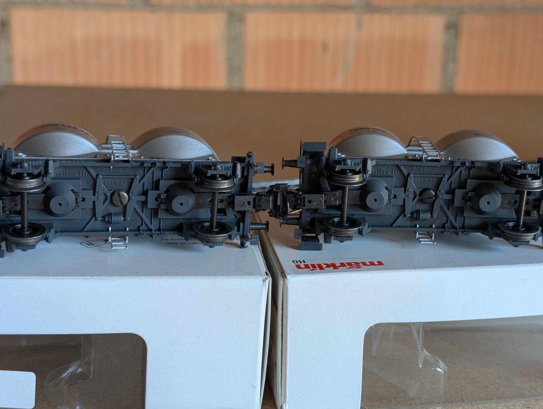 Märklin Modelleisenbahnen: Märklin 2 x 47612 Silowagen SBB – Neu (gemäss Beschreibung) aus Steffisburg von Narzisse 2