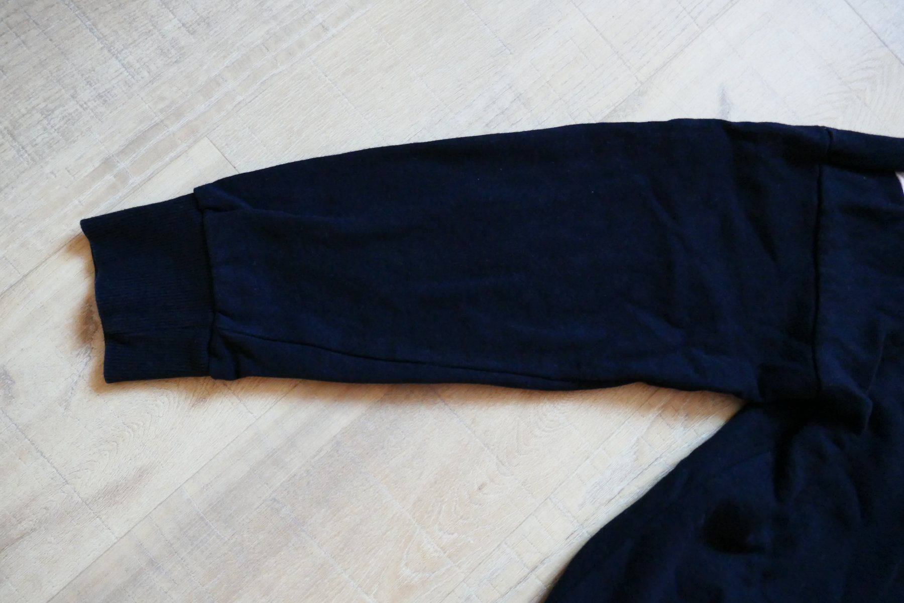 Maglioni & Felpe: Kapuzenpullover, Pullover Baumwolle, ca. Gr. M/L – Usato da Port venduto da uzuku 4