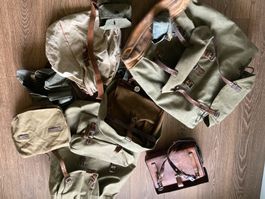 Alte Militärrucksäcke, Taschen und weiteres