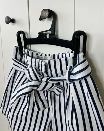 Zara 110 kurze Shorts weiss