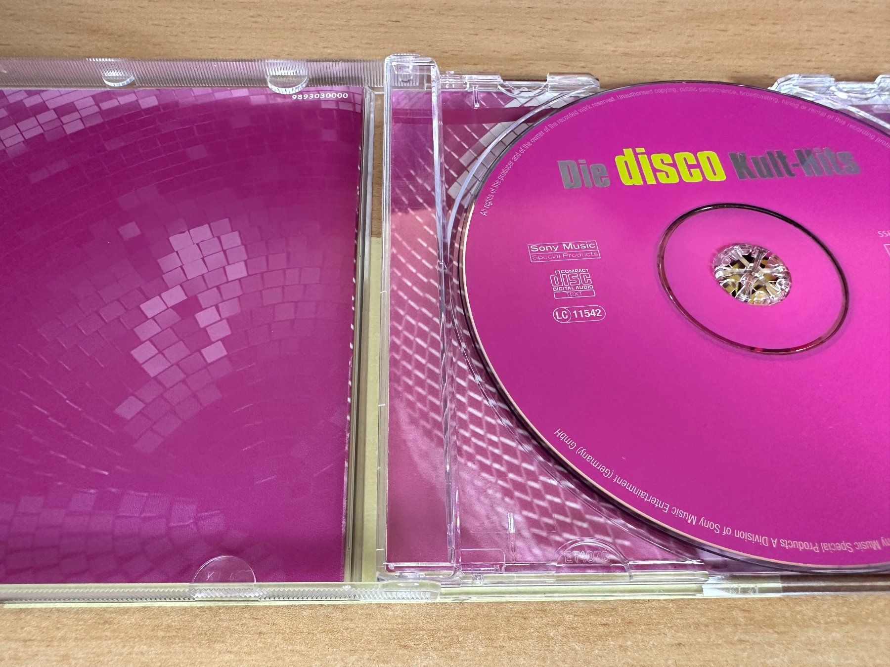 CD: Various – Die Disco Kult-Hits – Usato da Rikon im Tösstal venduto da Alpenmutz 2
