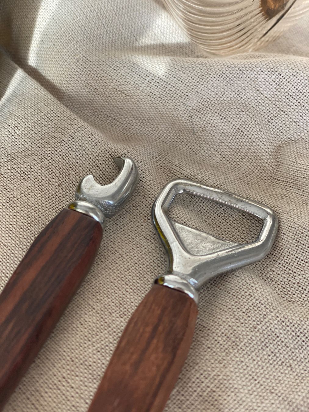 Apribottiglie & Tappi per chiusura: Flaschenöffner Set Vintage – Usato da Solothurn venduto da D.FloLu 1