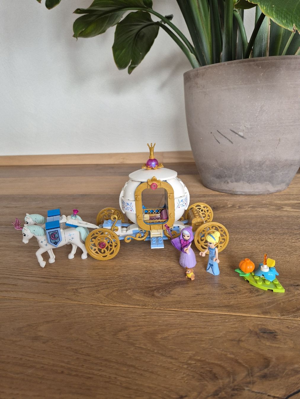 Lego Kit di costruzioni: Lego Disney 43192 Cinderella – Nuovo (secondo la descrizione) da Zizers venduto da .sternli.