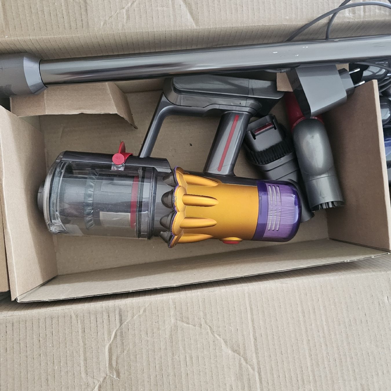 Dyson Aspirapolveri & Accessori: Dyson v12 Slim dès 1Fr – Usato da Plan les ouates venduto da Braun_charly