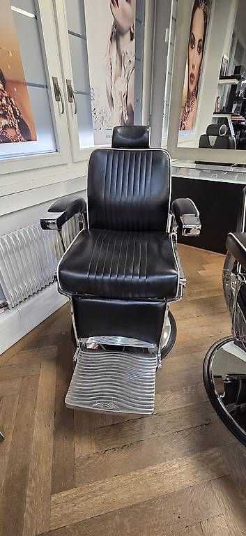 Sedie: BarberStuhl 5 Stück – Usato da Herrenschwanden venduto da George88 1