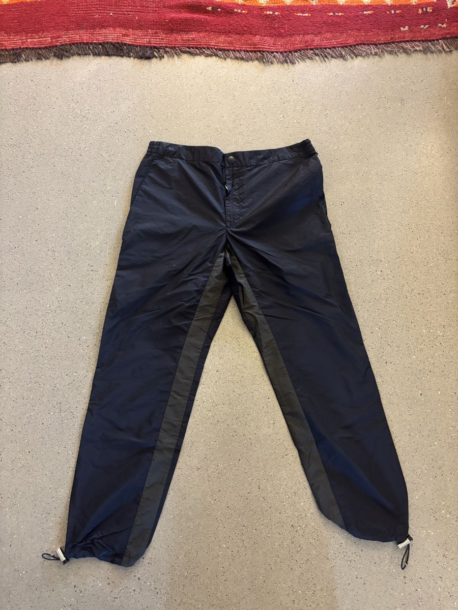 Prada Pantalons: Prada Nylon Trousers – D'occasion à Schlieren par lau_jvz6