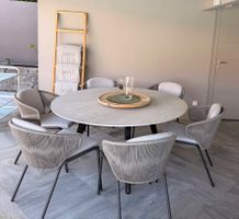 Table d'extérieur et chaises