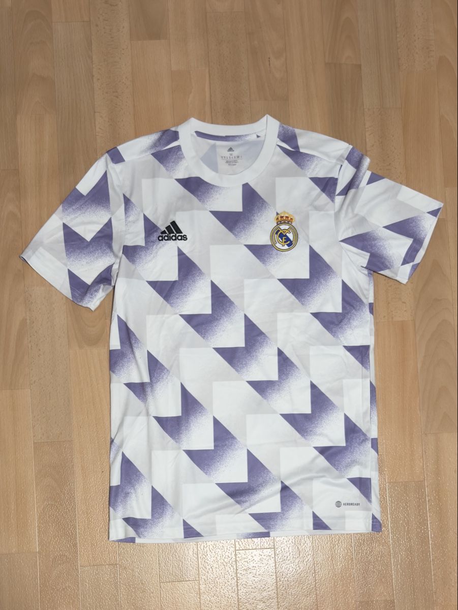 Real Madrid Canottiere & Pantaloni: Real Madrid Trainingstrikot – Nuovo (secondo la descrizione) da Volketswil venduto da 8003