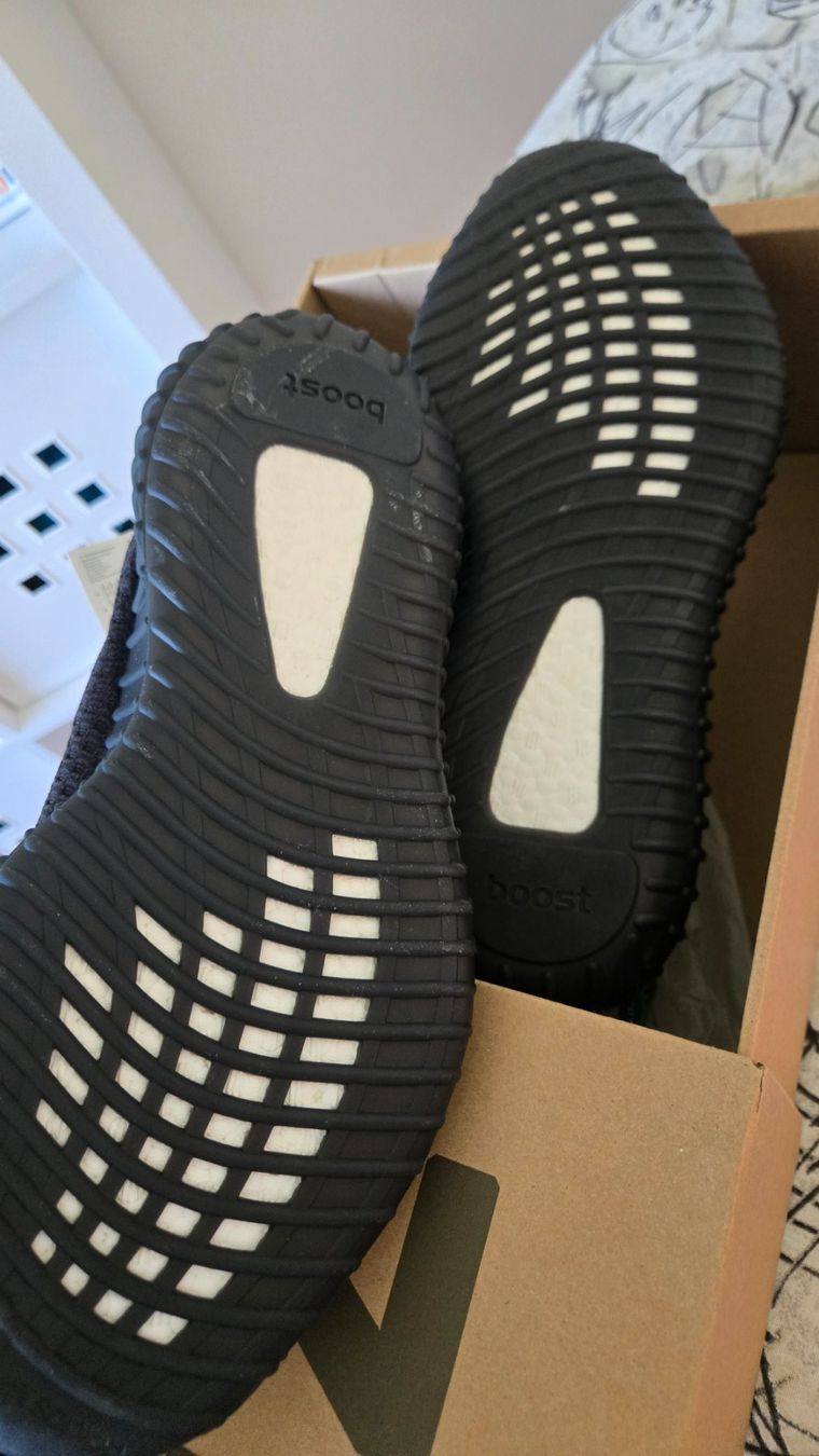 Adidas Scarpe da uomo: Yeezy 350 V2 Black – Nuovo e nell'imballaggio originale da Horgen venduto da Biffy2010 4