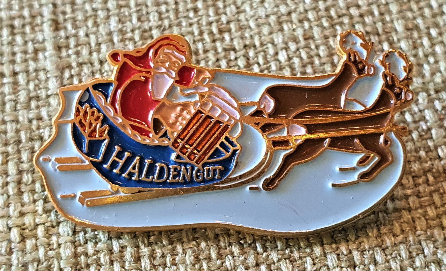 Placchette & Badge: J896 Pin Haldengut Bier Santa Schlitten – Usato da Reinach BL venduto da Boston-Verkauf