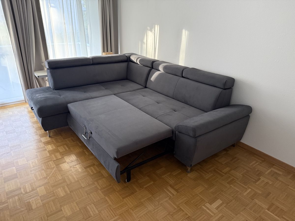 Sofas: Dunkelgraues Ecksofa mit Schlaffunktion – D'occasion à Luzern par Qupawo 2