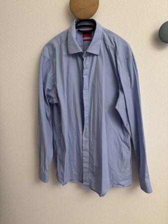 Hemd Hugo Boss hellblau Grösse 45 guter Zustand