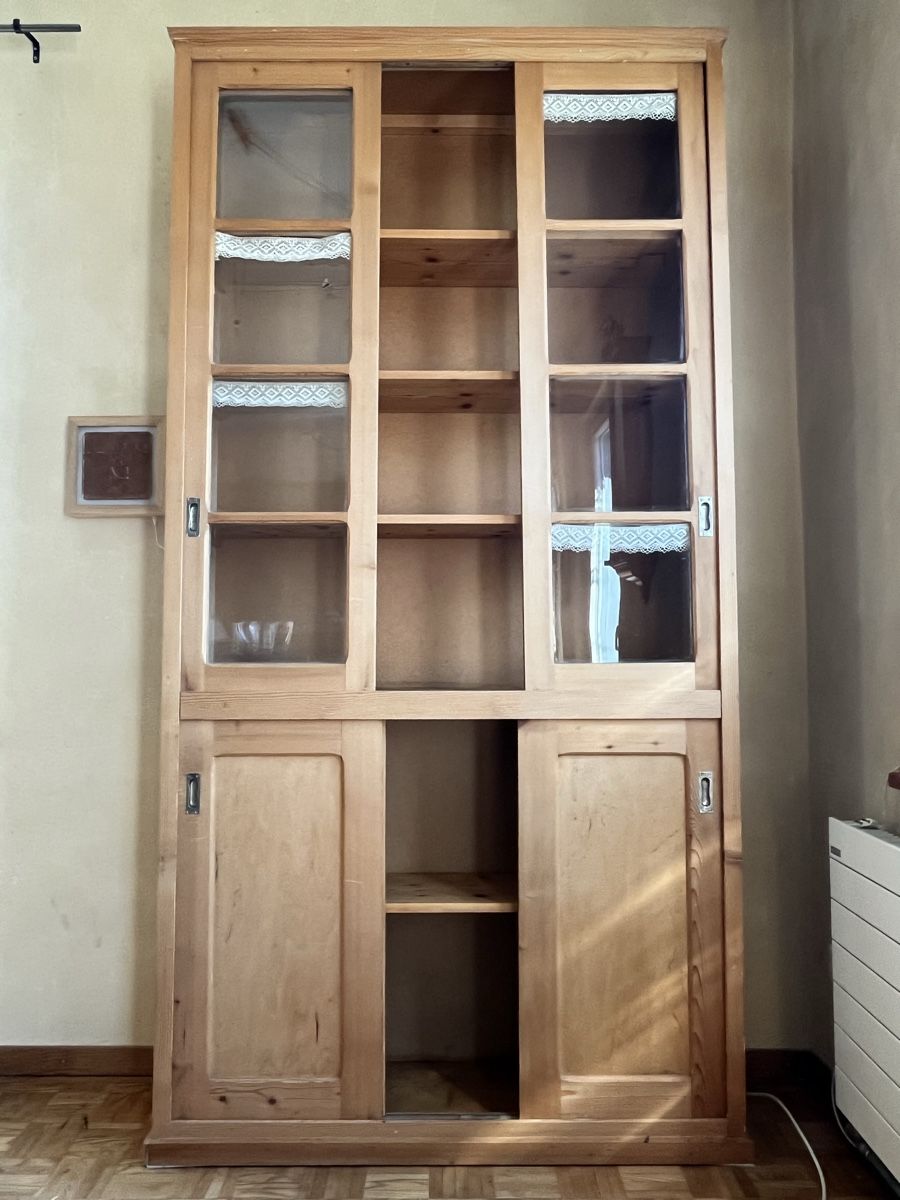 Vitrines: Geschirrschrank antik – D'occasion à Flawil par 1pierino 1