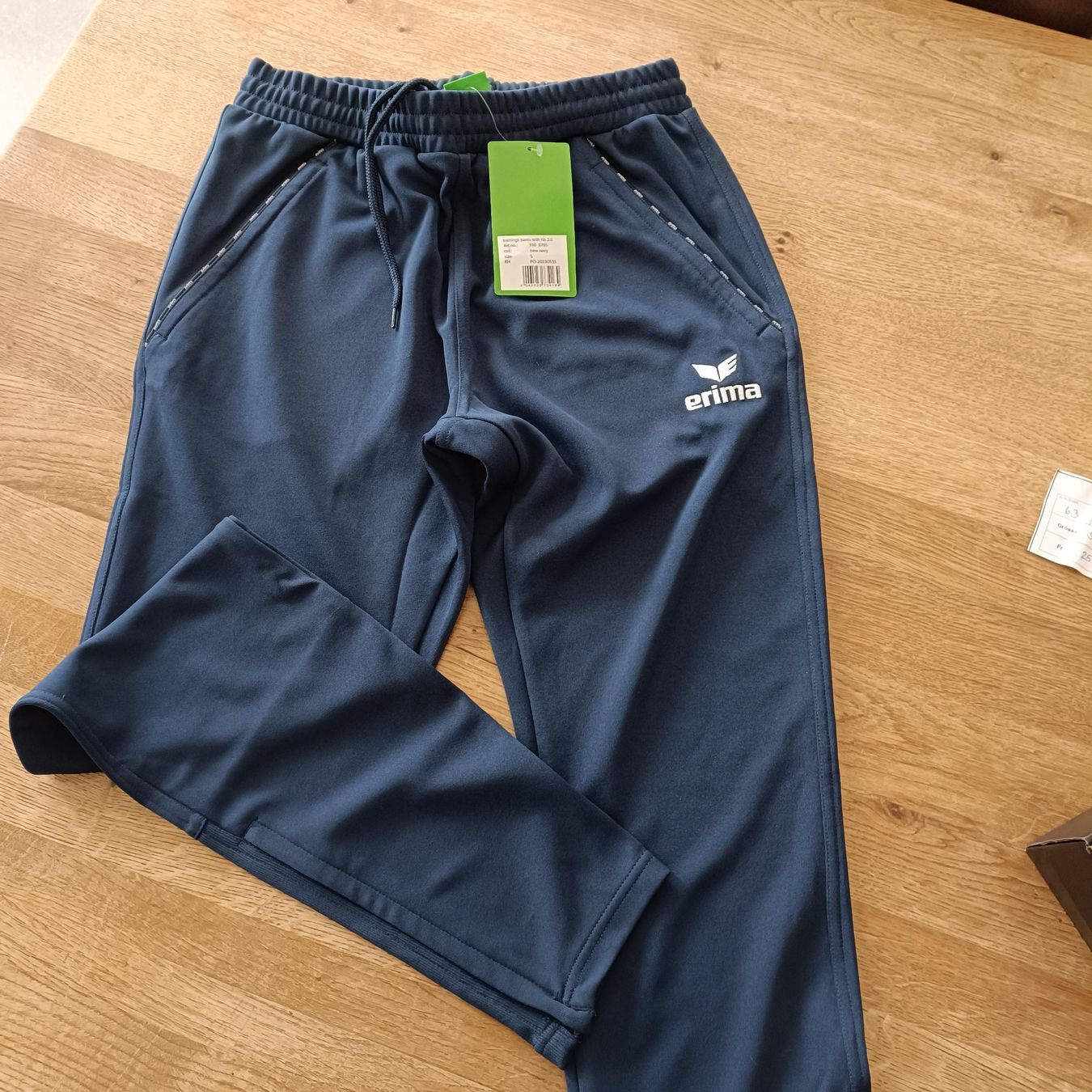 Erima Hosen: Trainingshose – Neu und originalverpackt aus Neuenkirch von Luzzi