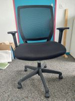 2 Bürostühle Alvero schwarz mit Netzrücken, kaum gebraucht