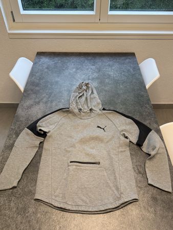 Pull Puma à capuche gris/noir - Taille S- En parfait état!