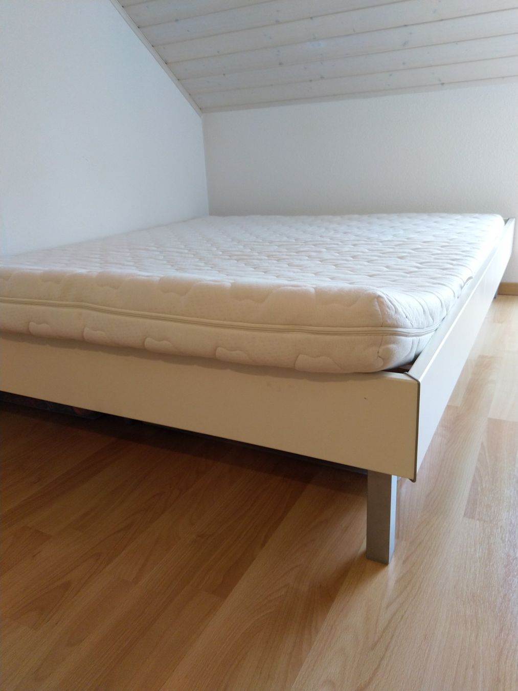 Micasa Letti: Lit double avec sommier et matelat – Usato da Gland venduto da CoinDesTrouvailles 1