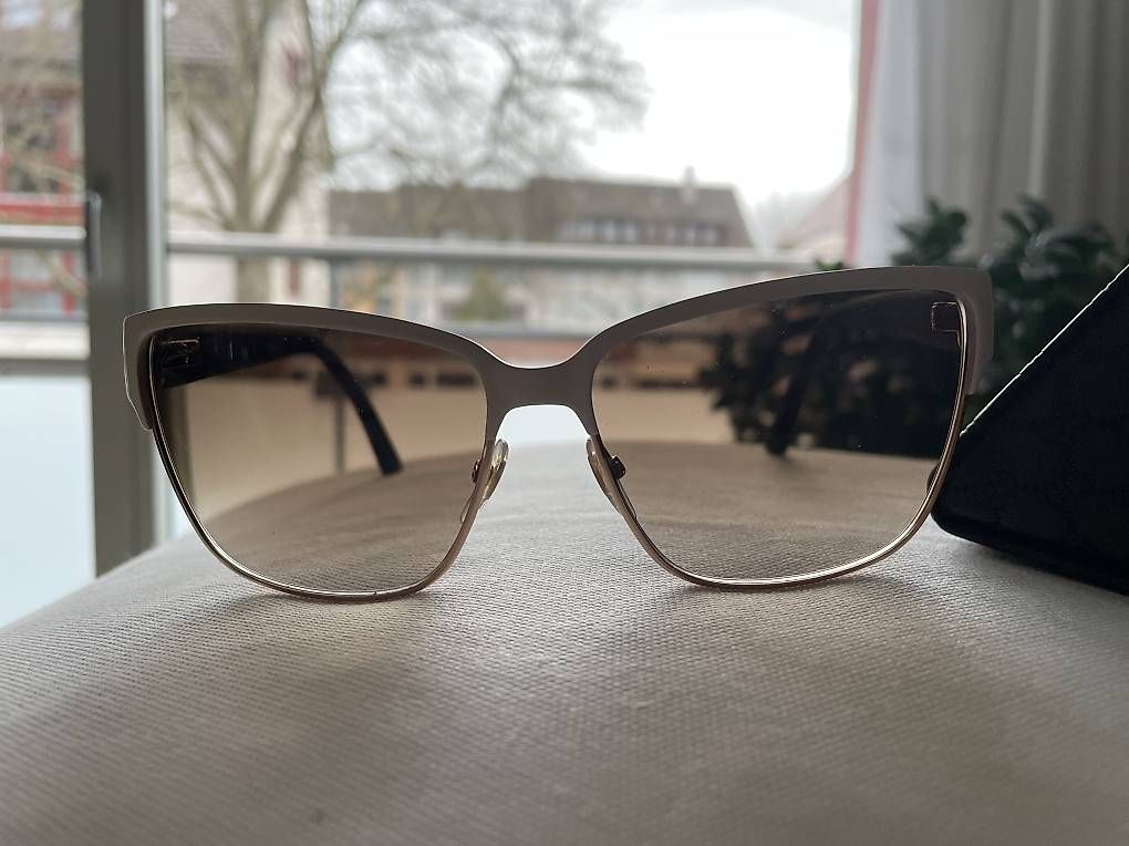 Gucci Occhiali & Lenti: Gucci Sonnenbrille mit weissem Rand – Nuovo (secondo la descrizione) da Muttenz venduto da einfach-schoen 1