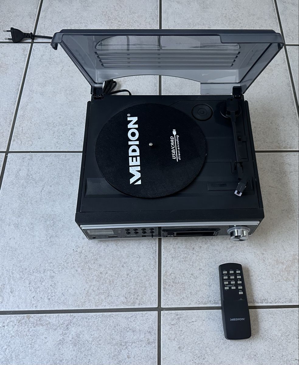 Medion Giradischi: Medion Schallplattenspieler - Digitalisirung – Nuovo (secondo la descrizione) da Morschach venduto da Butterbrot9000 3