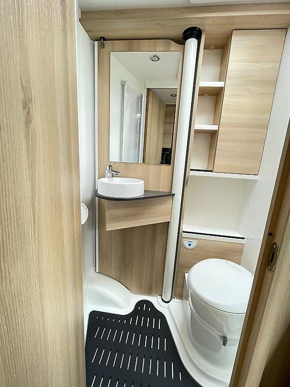 Veicoli da campeggio: Itineo Famili Compact CM660 – Usato da Langenthal venduto da Reisemobil01 4