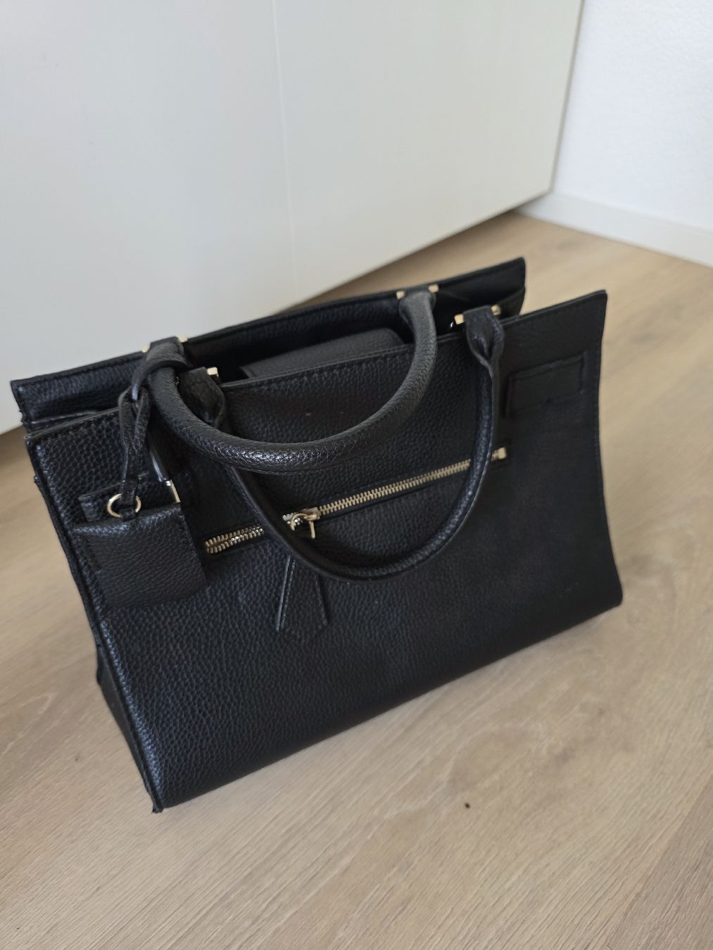 Guess Borse da donna: Schwarze Guess Handtasche – Usato da Wallisellen venduto da Mina878 3