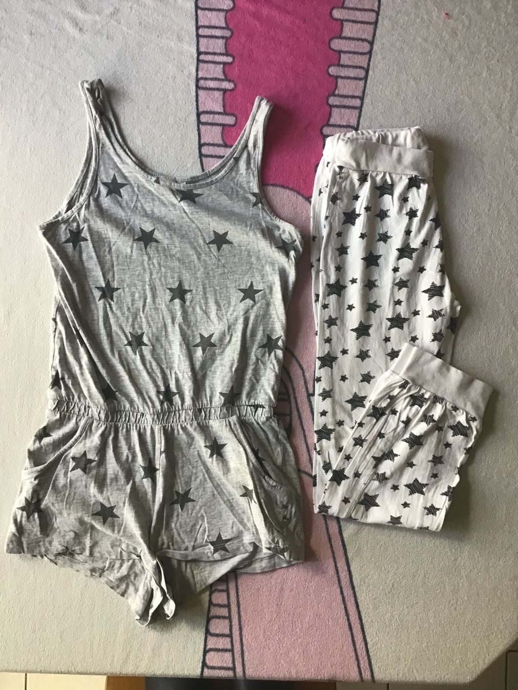 H&M Lotti & Set di vestiti: Sternen-kleider Gr. 146 – Usato da Vernier venduto da Melone74