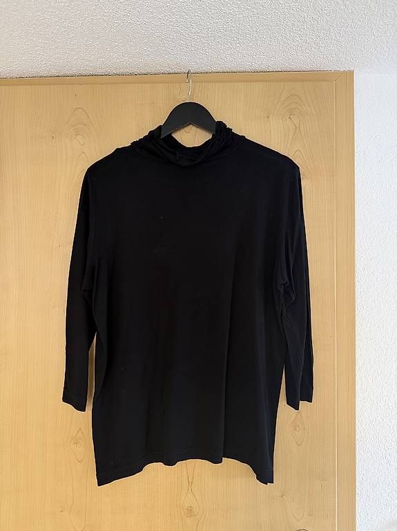 Pullover & Sweatshirts: Schwarzes Langarmshirt XXL – Gebraucht aus Rorschach von Tara234 1