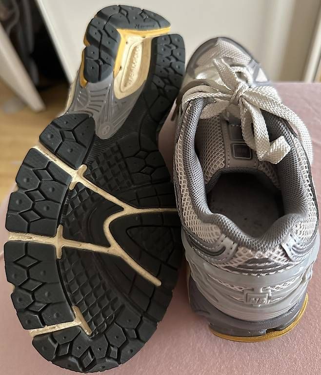 Scarpe da uomo: New Balance Gr. 40 – Usato da Stäfa venduto da DearDarling 4