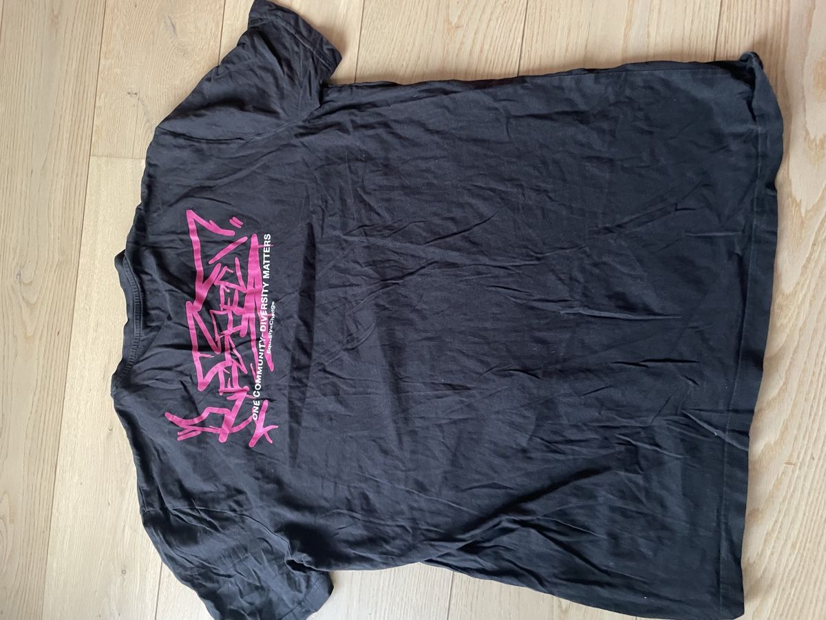 T-Shirts: graphic tee grösse XL – Gebraucht aus Uitikon Waldegg von lor_b2rv 1