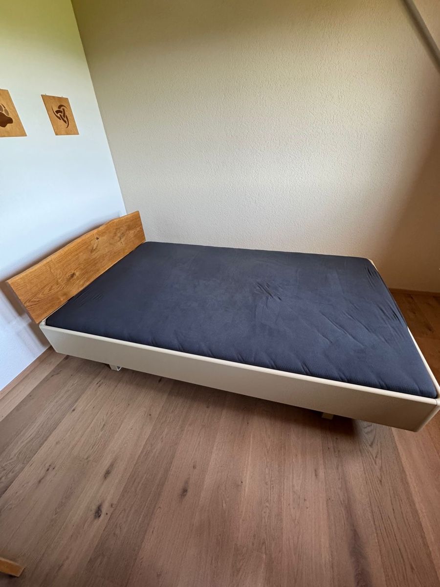 Betten: Bett – Gebraucht aus Niederwangen BE von wyd_bl26